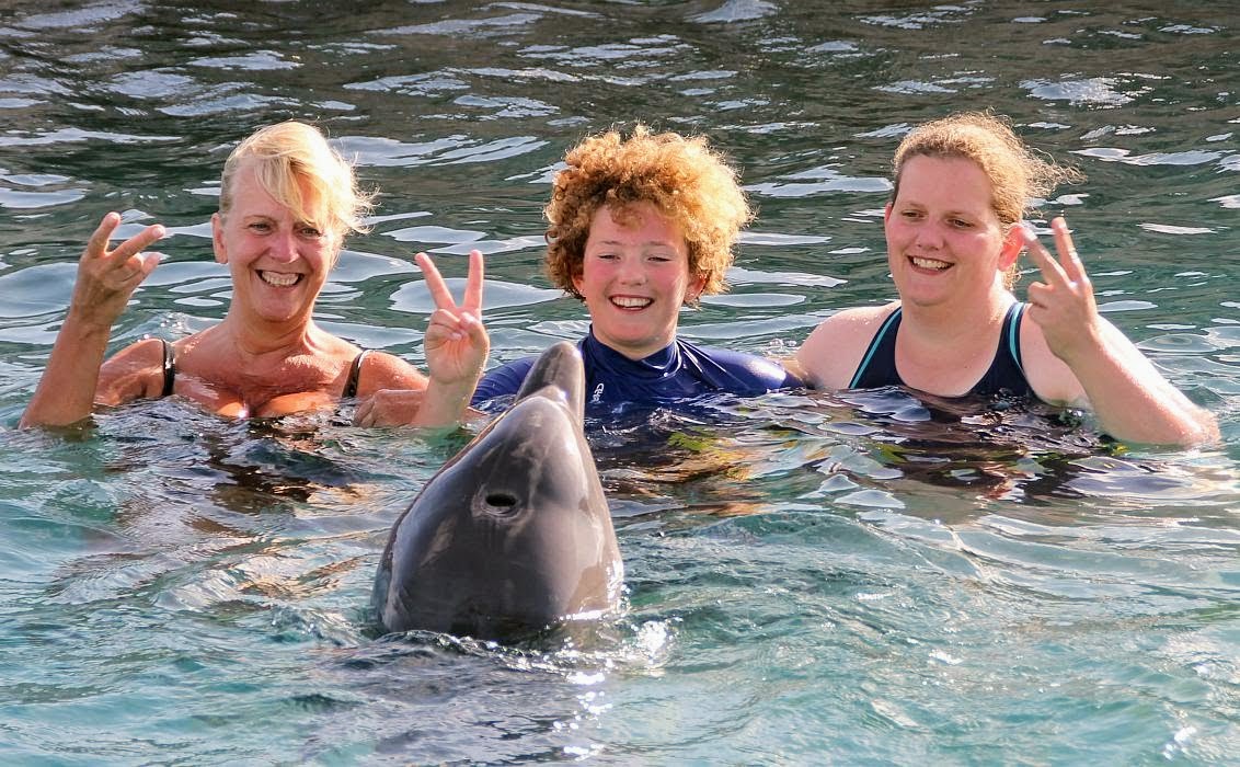 Spaß mit Merle und Mandy im Delfinarium, Curaçao (2015)