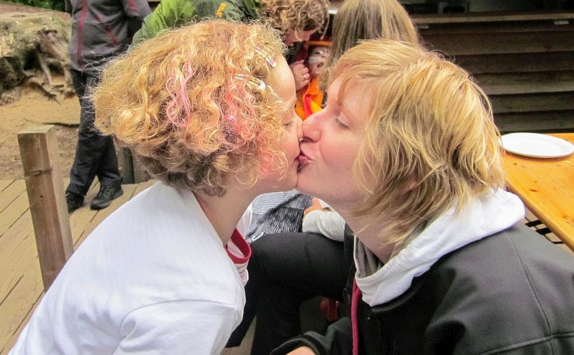 ein Küsschen für Tante Janine im Kletterwald Nettetal (2011)